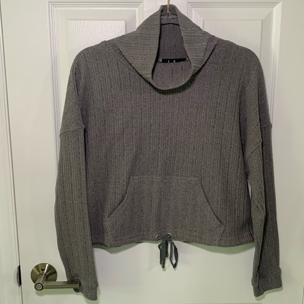 Lulu’s gray ribbed knit turtleneck crop lounge top size medium
